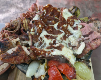 Menú Restaurante ARHANI con pollos y carnes asadas al estilo Michoacán