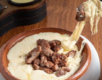 Menú Restaurante ARHANI con pollos y carnes asadas al estilo Michoacán