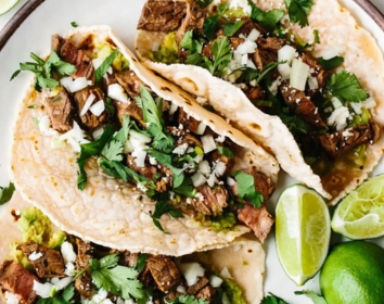 Menú Restaurante ARHANI con pollos y carnes asadas al estilo Michoacán