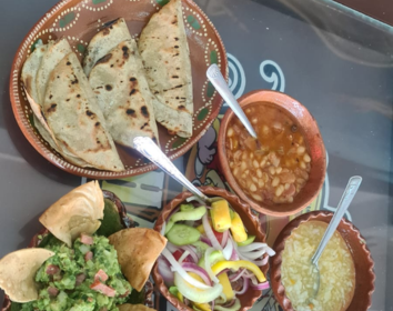 Menú Restaurante ARHANI con pollos y carnes asadas al estilo Michoacán