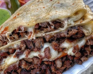 Menú Restaurante ARHANI con pollos y carnes asadas al estilo Michoacán