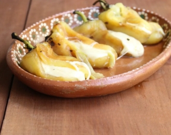 Menú Restaurante ARHANI con pollos y carnes asadas al estilo Michoacán