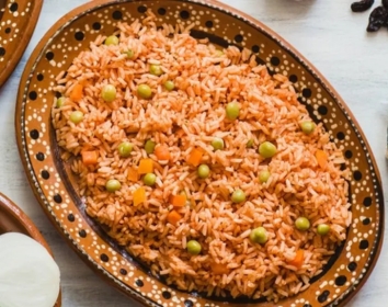 Menú Restaurante ARHANI con pollos y carnes asadas al estilo Michoacán