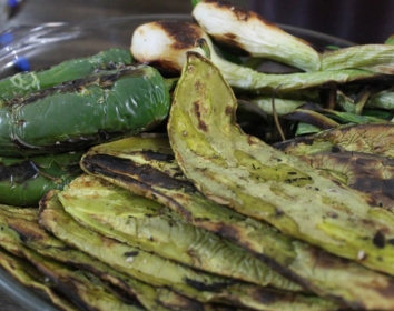 Menú Restaurante ARHANI con pollos y carnes asadas al estilo Michoacán